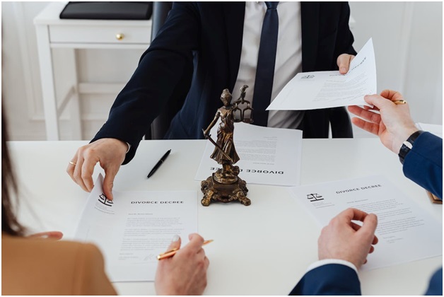 5 Reasons Why It’s a Good Idea to Hire a Lawyer